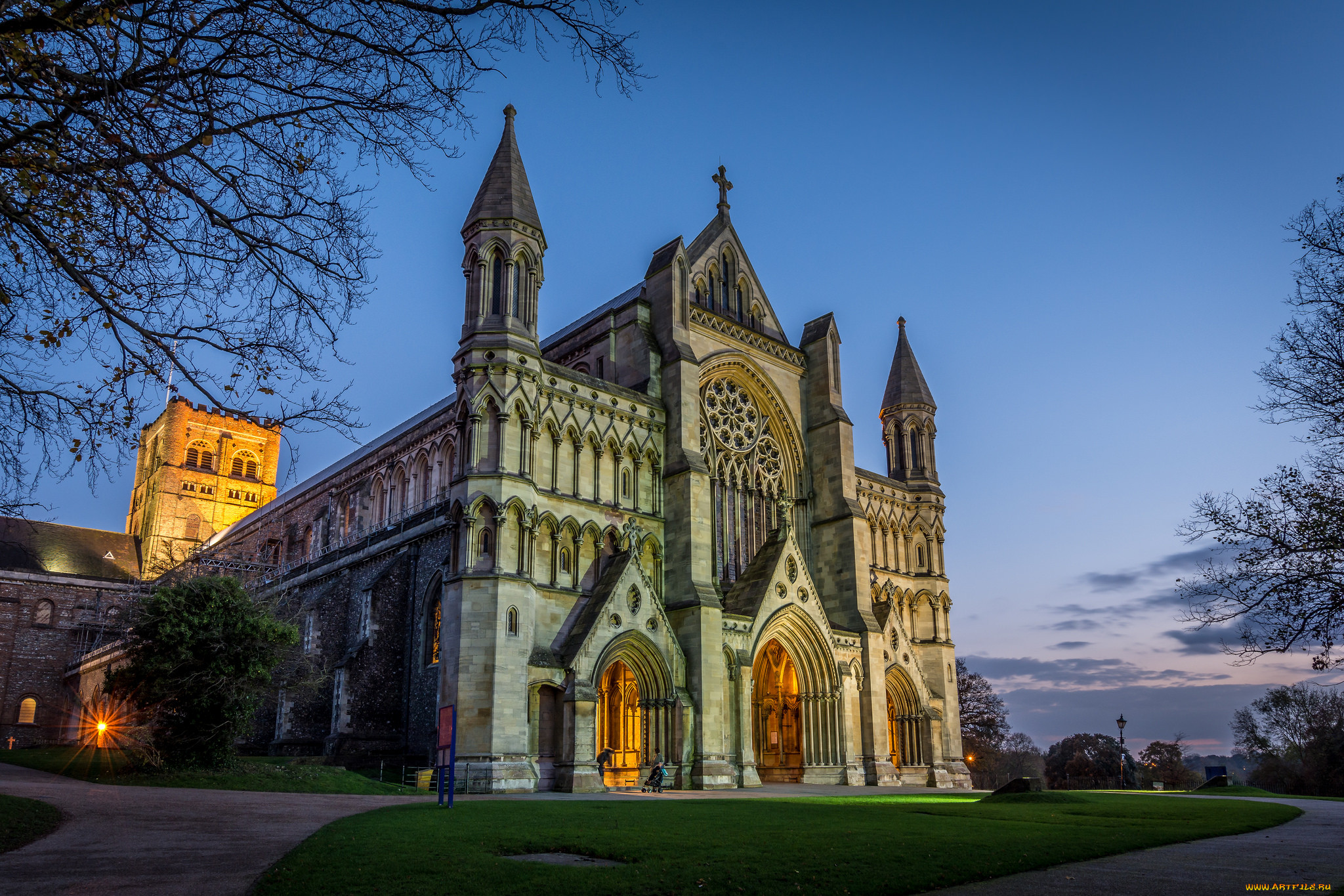 st albans cathedral at sundown, , -  ,  ,  , 